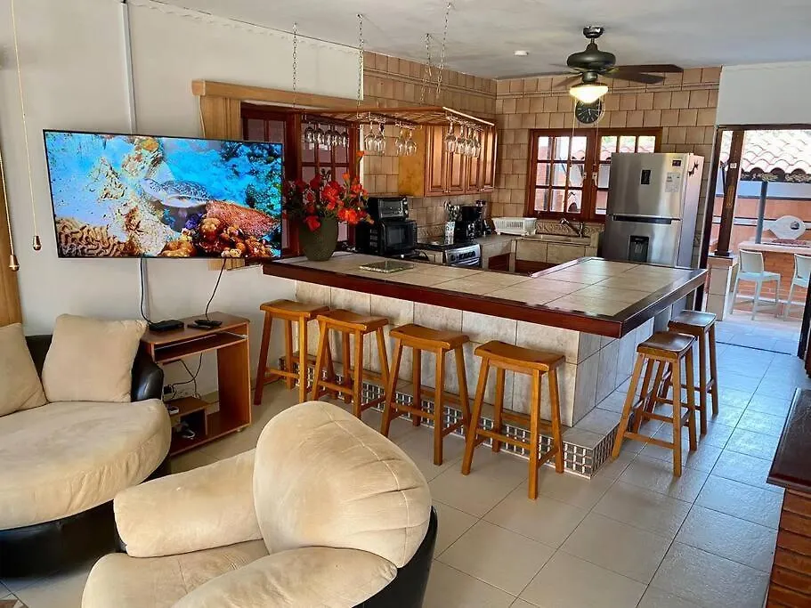 3-Bedroom Villa With A Jacuzzi ノールト