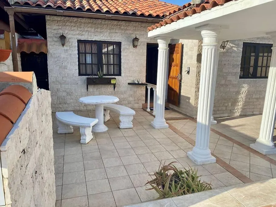 3-Bedroom Villa With A Jacuzzi Noord
